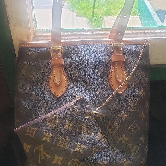 Authentic Louis Vuitton Petite Bucket SOLD !!! - Picture 1 of 1